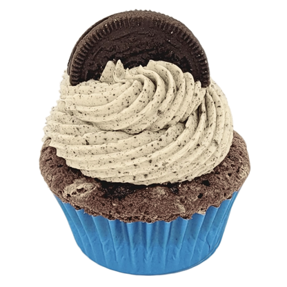 Chocolade cupcake met Oreo botercrème en een hele Oreo als topping