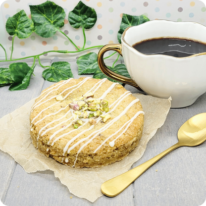 Luxe Pistachio & White Chocolate Cookies in elegante verpakking. Perfect als cadeau of traktatie. Ophalen in Dendermonde of verzending via Bpost!